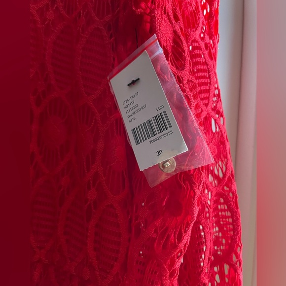 Red dress - Picture 2 of 7